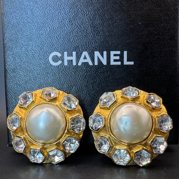 ‼️FINAL PRICE‼️ LOT 1108 24K gold plated CHANEL vintage clip on earrings - Picture 17 of 17